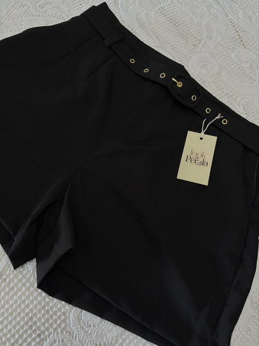 Short em alfaiataria com cinto